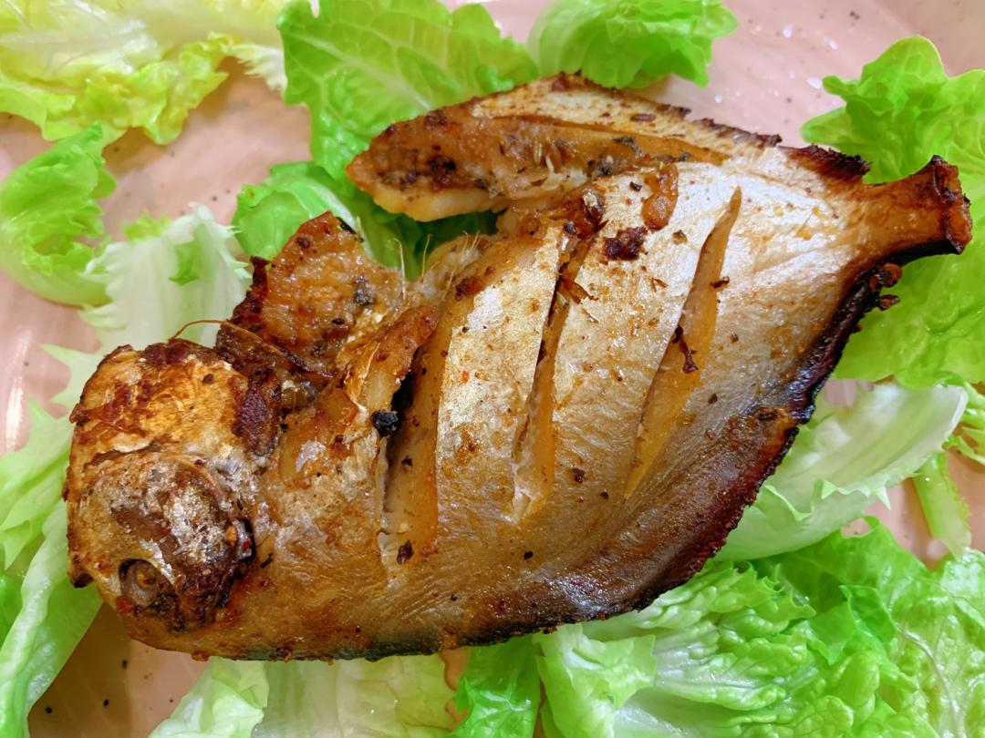 jianjian啊做的烤鲳鱼(空气炸锅)