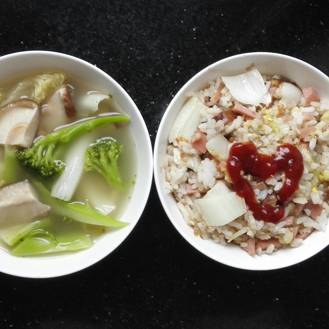 鸡蛋火腿肠炒饭