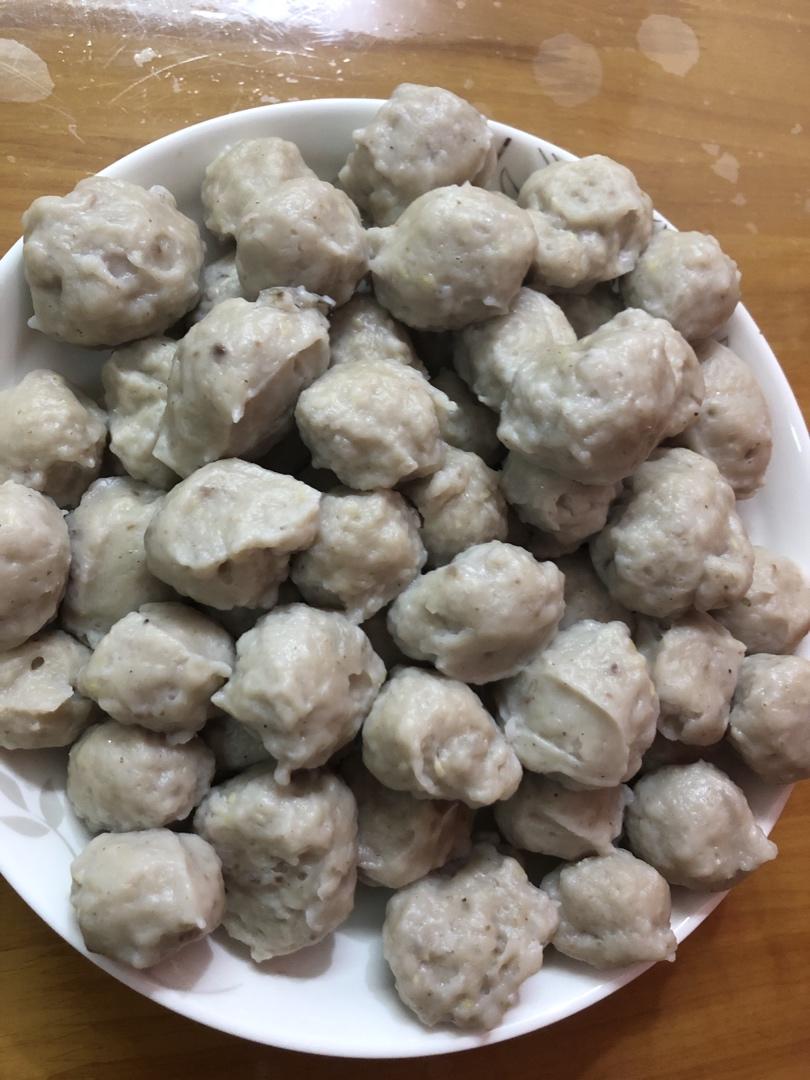 1⃣️自制鱼丸，不包馅，Ｑ弹爽滑，我们大福州的特产！