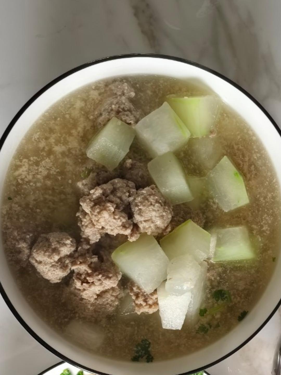 巨鲜美的冬瓜丸子汤