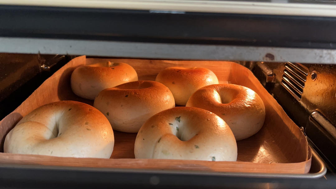 香葱腊肠贝果（咸辣口）一定要做！！绝了！！