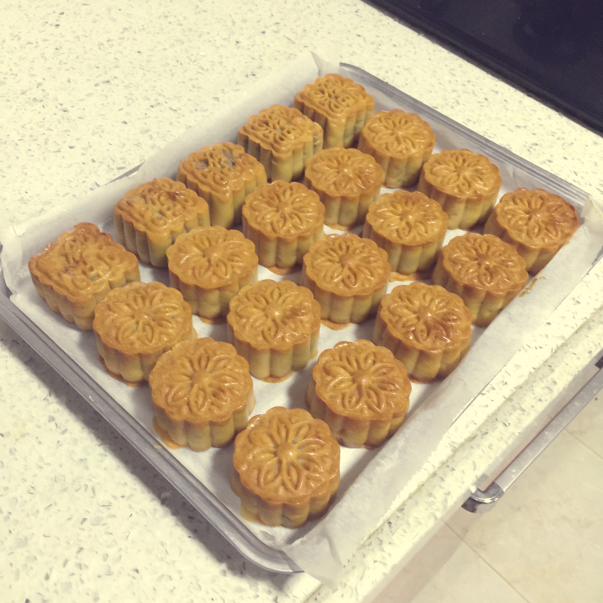 广式月饼——蛋黄莲蓉月饼
