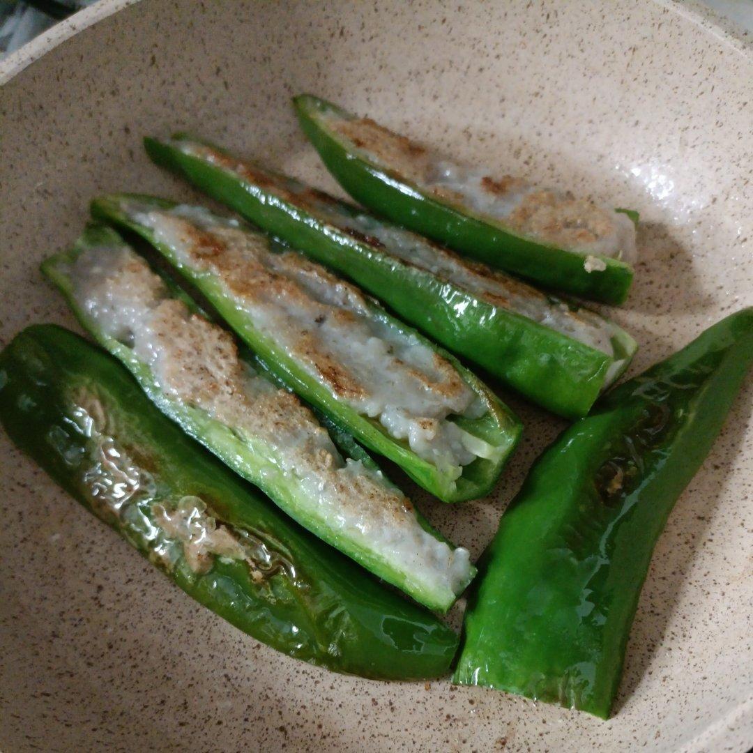 鲮鱼肉酿青椒