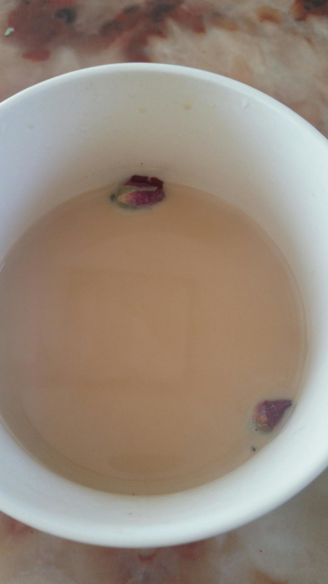 玫瑰奶茶的做法