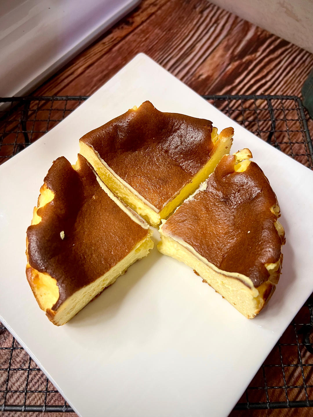 一次成功的流心巴斯克！半熟芝士+冰淇淋口感，搅一搅就搞定