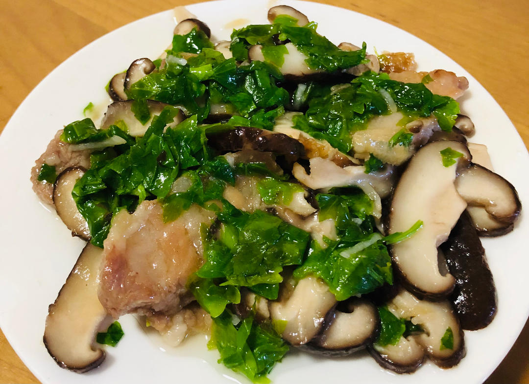 【春日时蔬小炒】荠菜蘑菇炒肉片