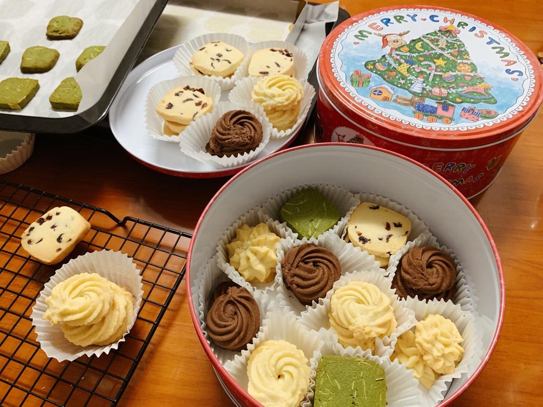 挤花毫无压力的巧克力曲奇