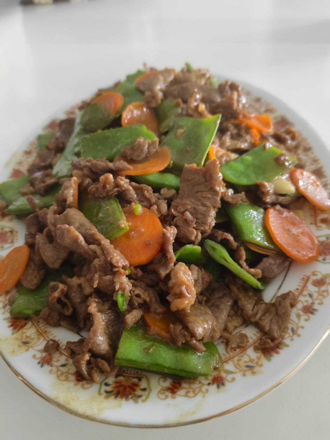 嫩炒牛肉片～～简单快手菜