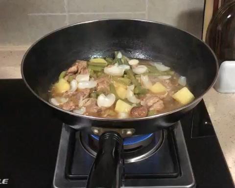 东北菜~ 豆角土豆炖排骨的做法