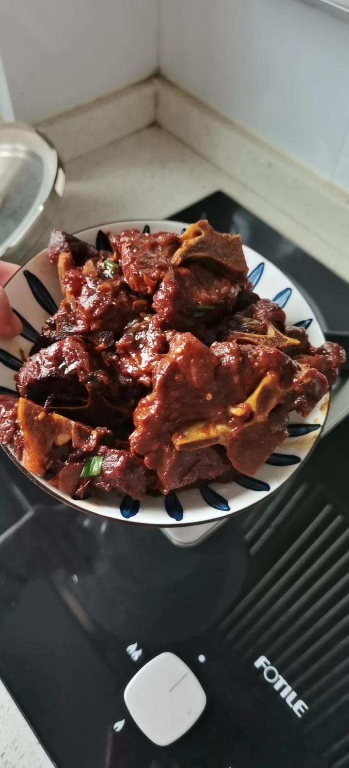 超级好吃的红烧牛脊骨（牛腩）