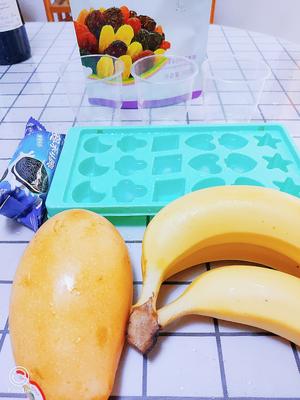 香蕉芒果奶昔的做法 步骤1