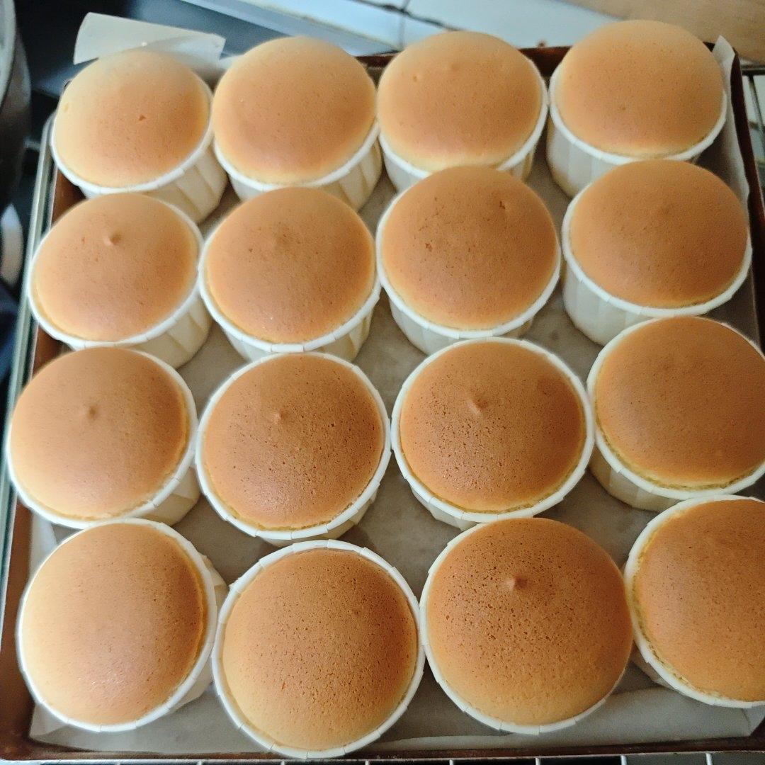 不塌陷不开裂不缩腰杯子蛋糕分享