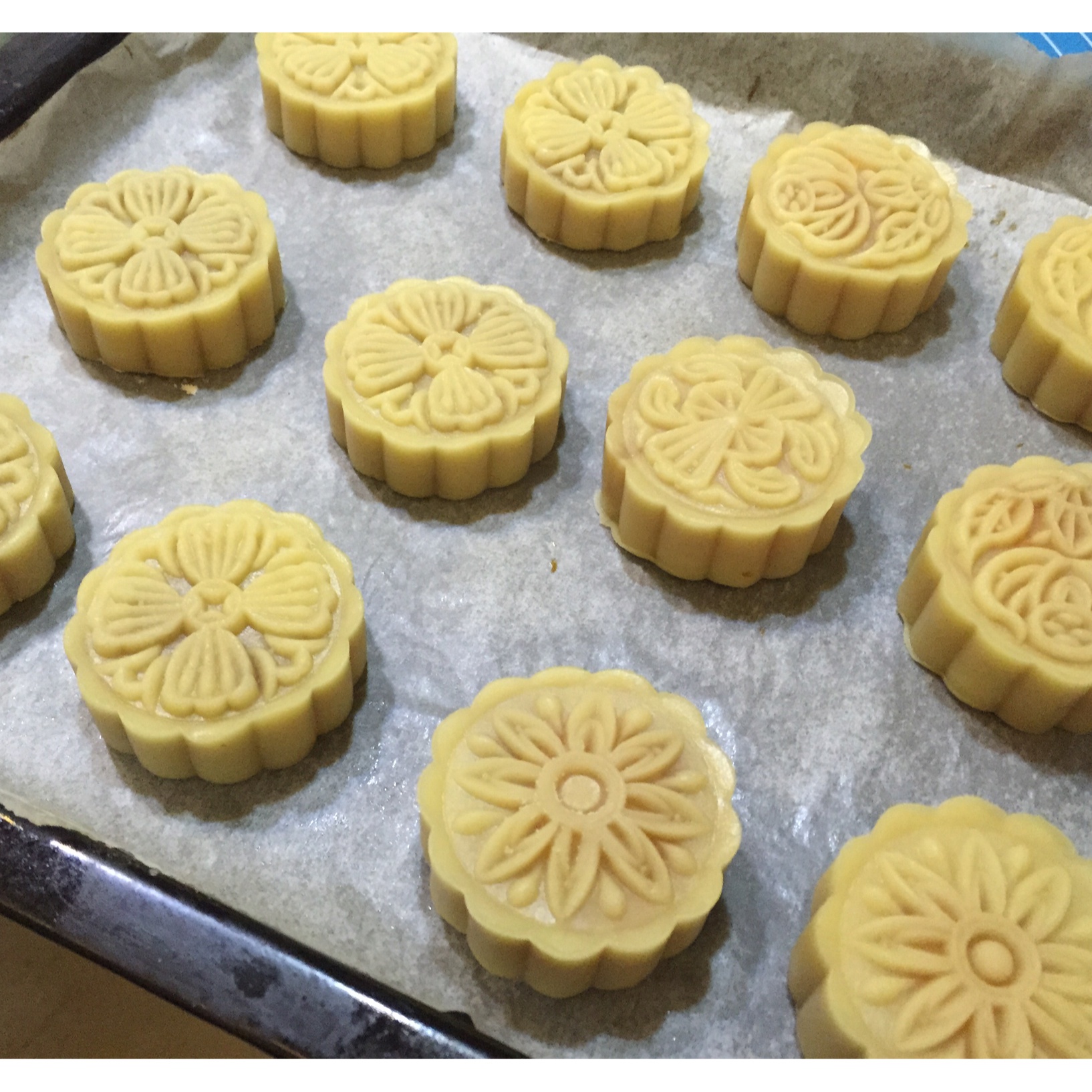 广式月饼—蛋黄莲蓉月饼