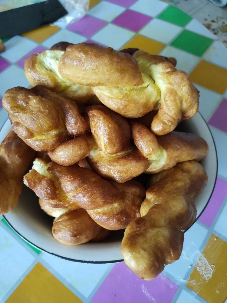 轩哥-小灶房做的家常炸麻花(老式麻花)