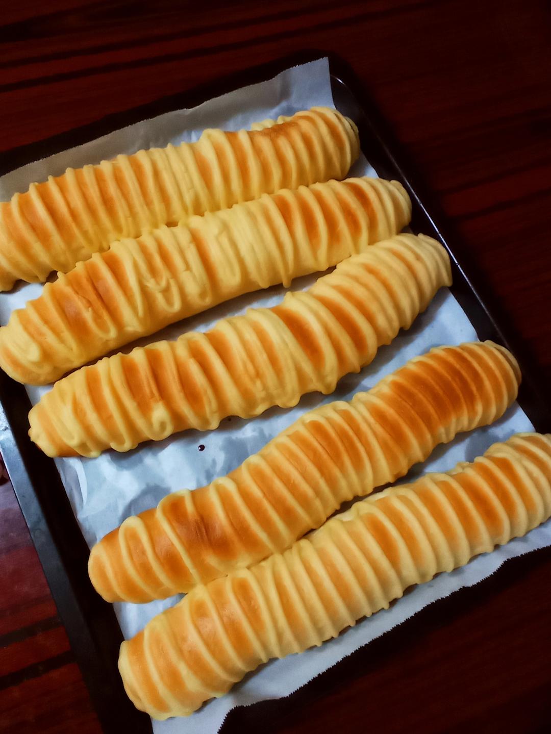 面包房里最受欢迎的毛毛虫面包