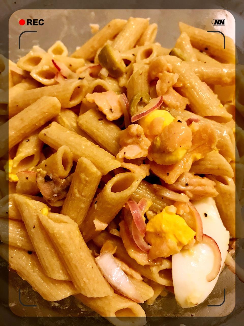 烟熏三文鱼意粉沙拉