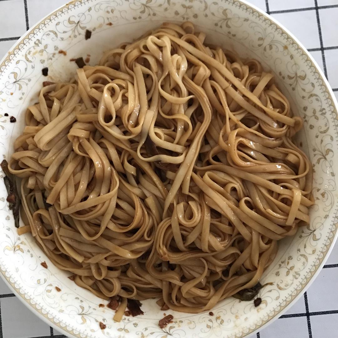 10分钟搞定的一碗葱油拌面