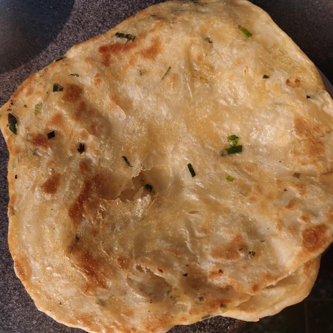 家常葱油饼 柔软多层 凉了也不硬 附细节视频详解