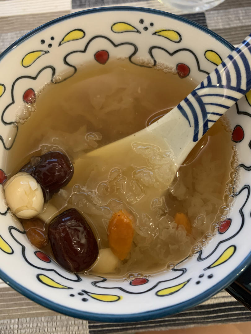 银耳百合莲子羹