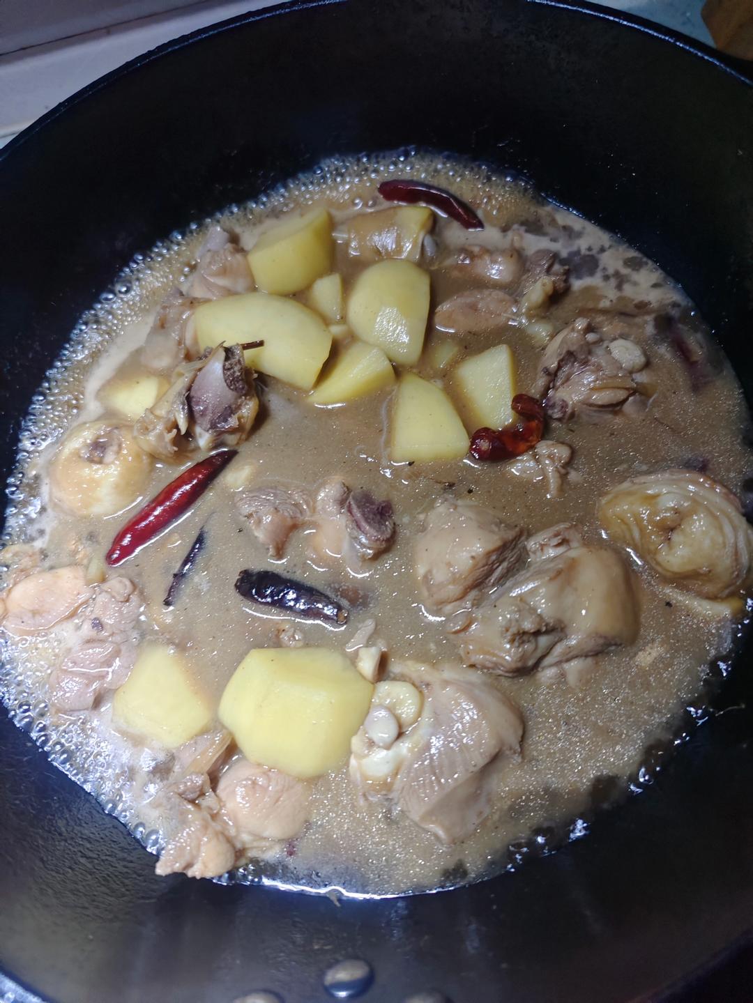 土豆炖鸡块