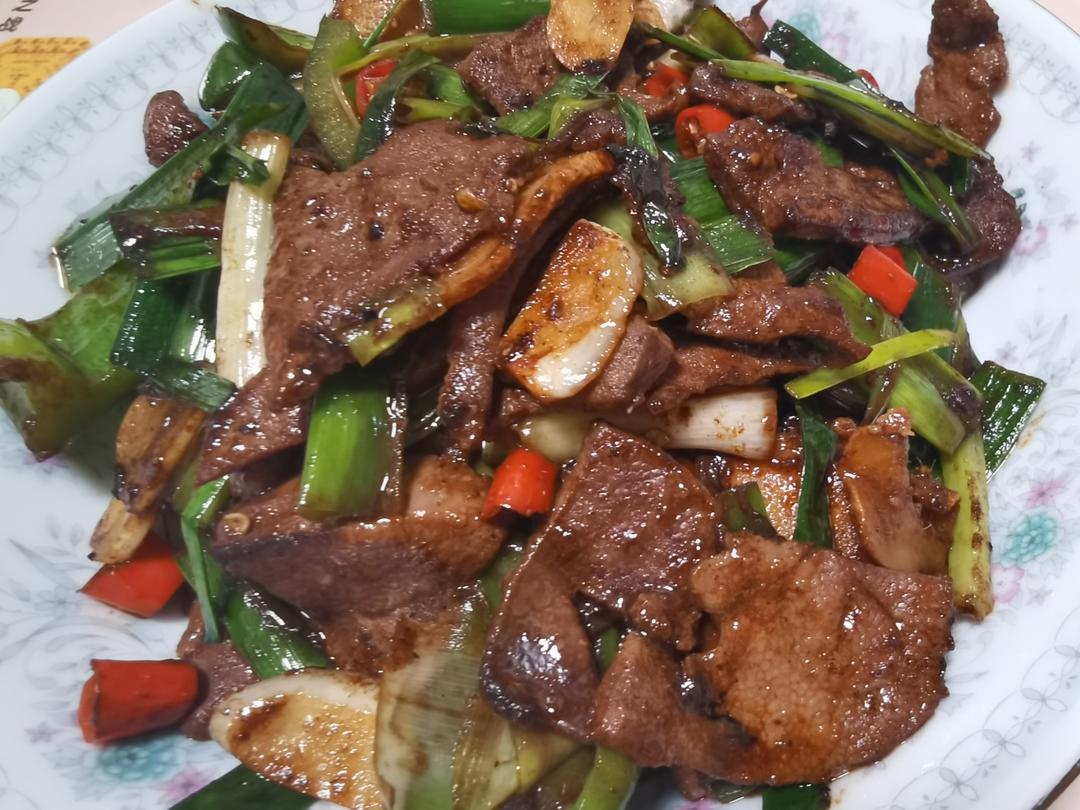 厨师长教你：“小炒猪肝”的家常做法，味道干香很赞，先收藏起来