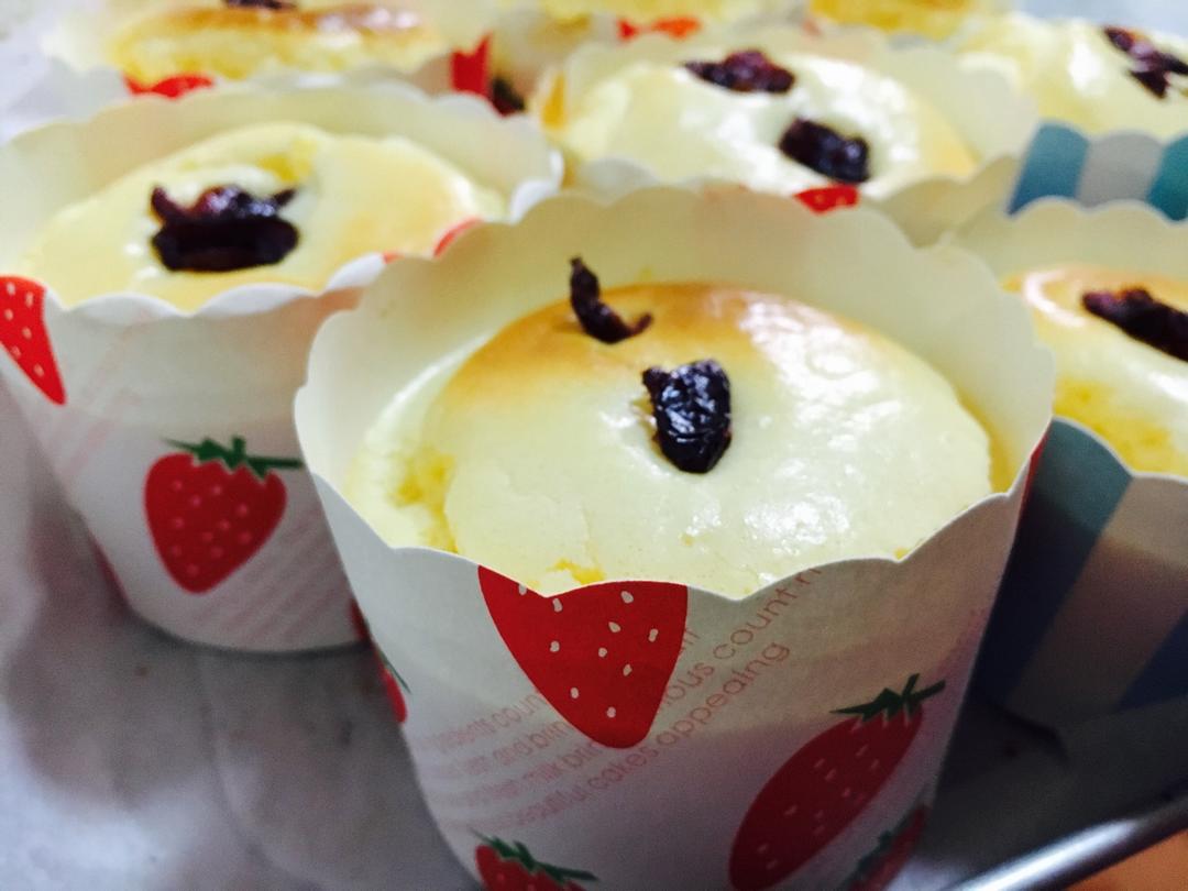 软绵绵戚风纸杯蛋糕