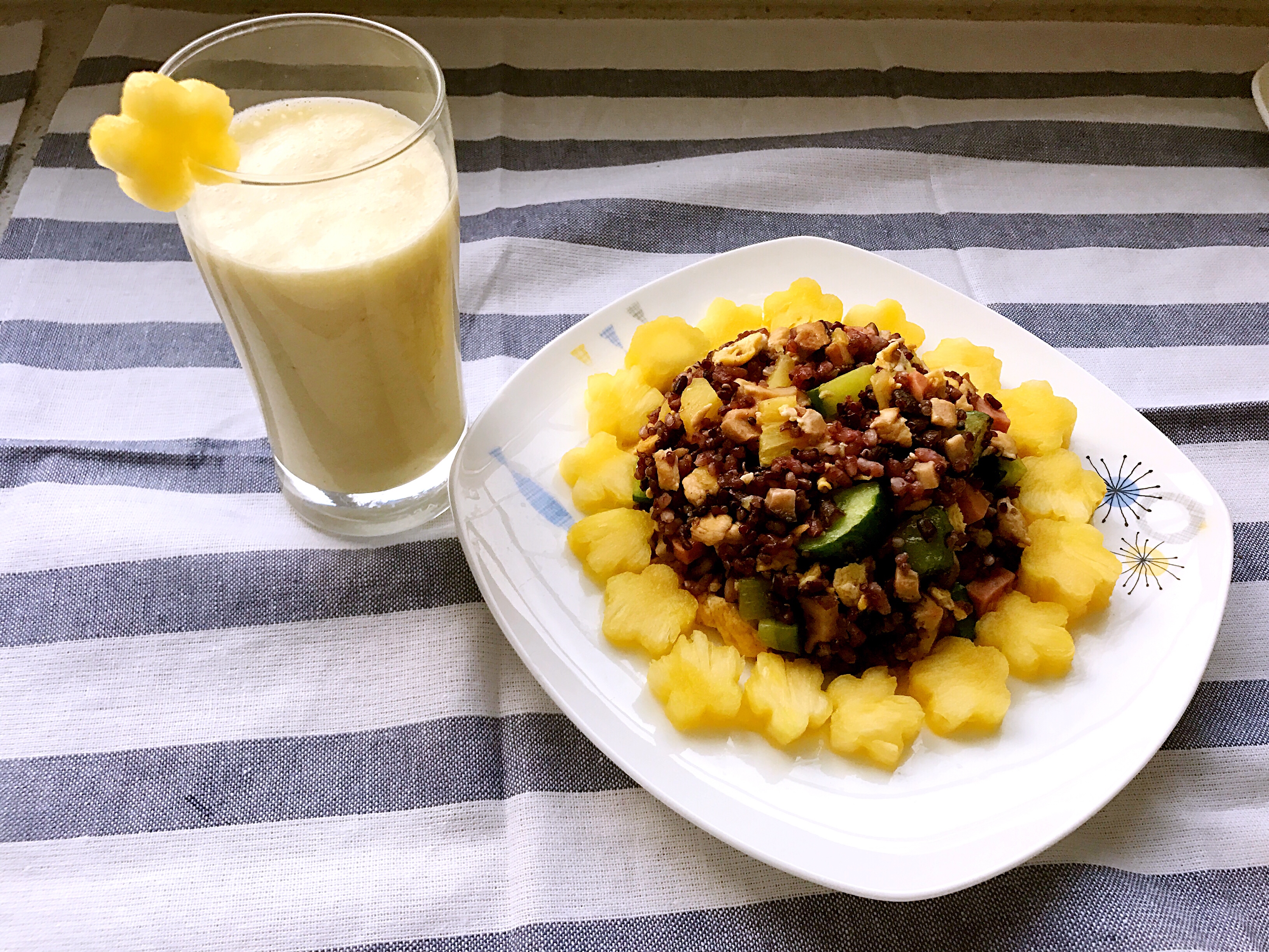 (健身餐)菠萝鸡胸藜麦紫米饭的做法