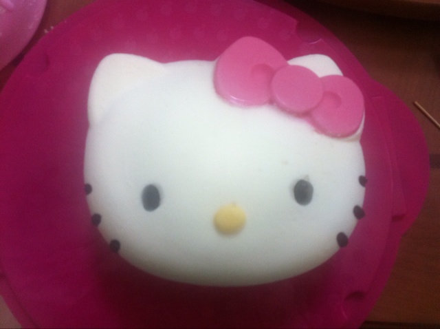 hello kitty 立体主题蛋糕——酸奶奶酪蛋糕