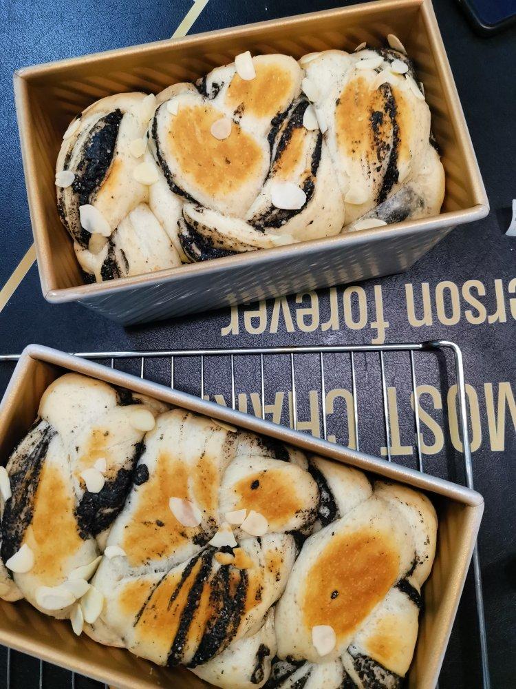 料多多系列--黑芝麻奶酥小吐司