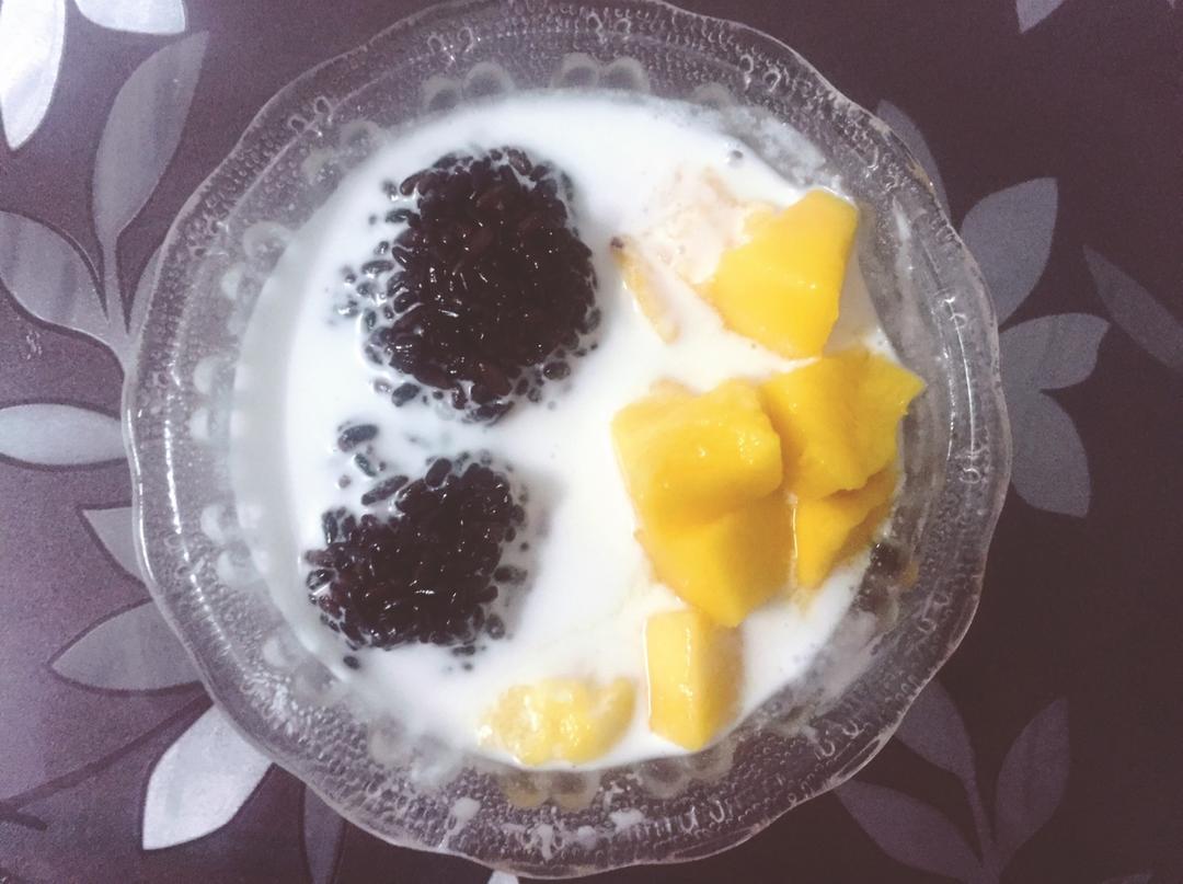 芒果黑米捞