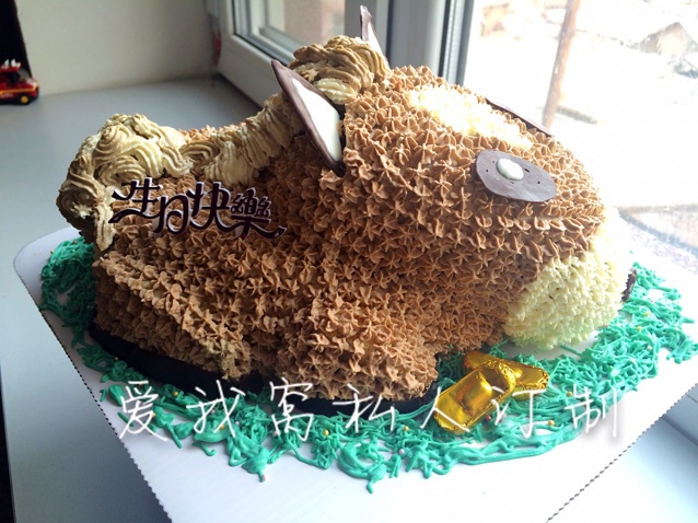 西瓜的第一个恐龙蛋糕