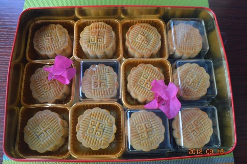 广式月饼—蛋黄莲蓉月饼