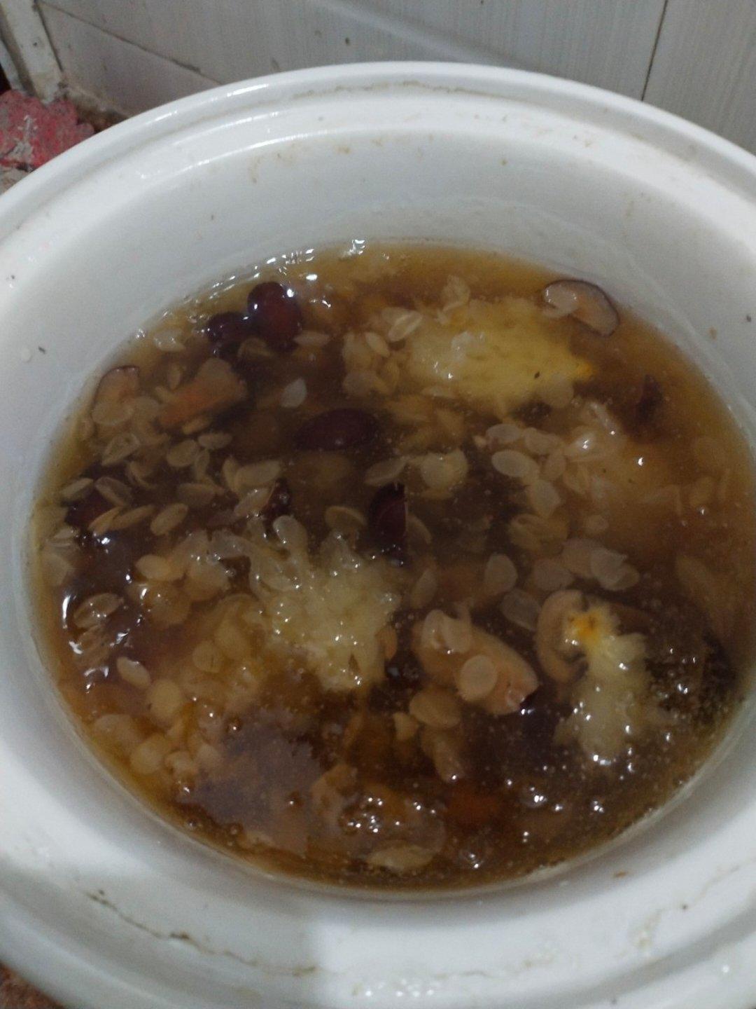 堂妈小厨——皂角米桃胶银耳羹