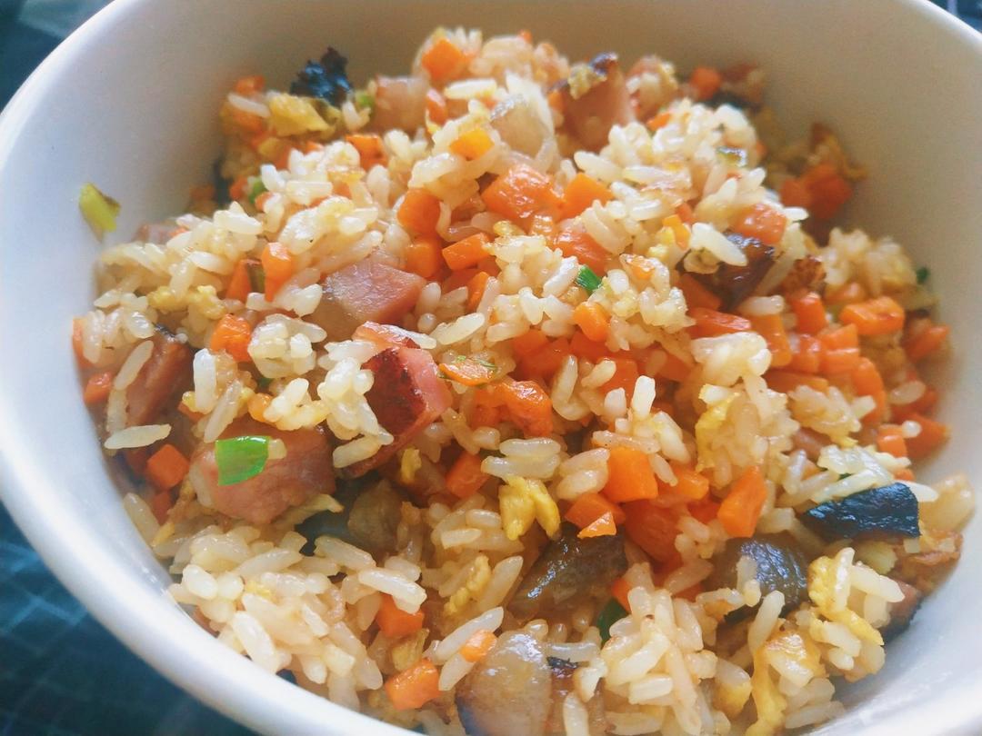 腊肉蛋炒饭