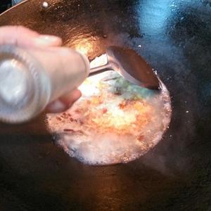 【暖胃】煎蛋枸杞子烧酒汤的做法 步骤8