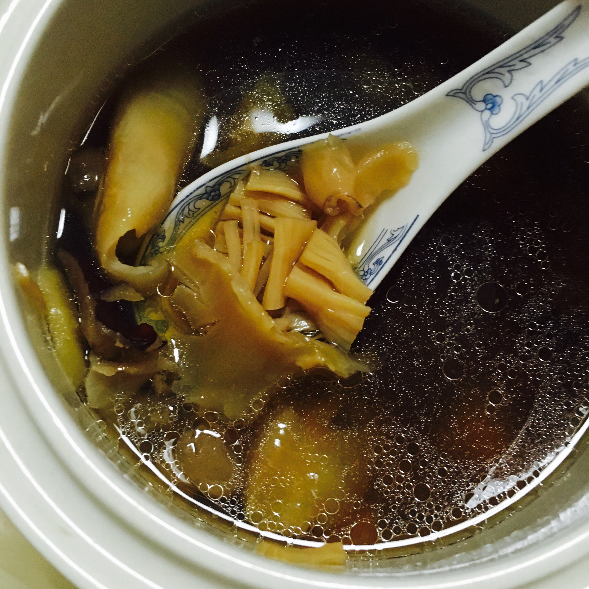 秘制花胶瑶柱土鸡汤
