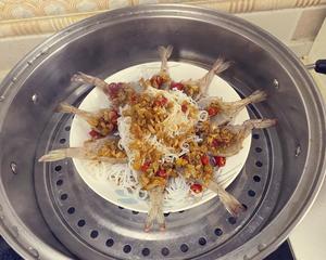 蒜蓉粉丝蒸虾的做法 步骤11