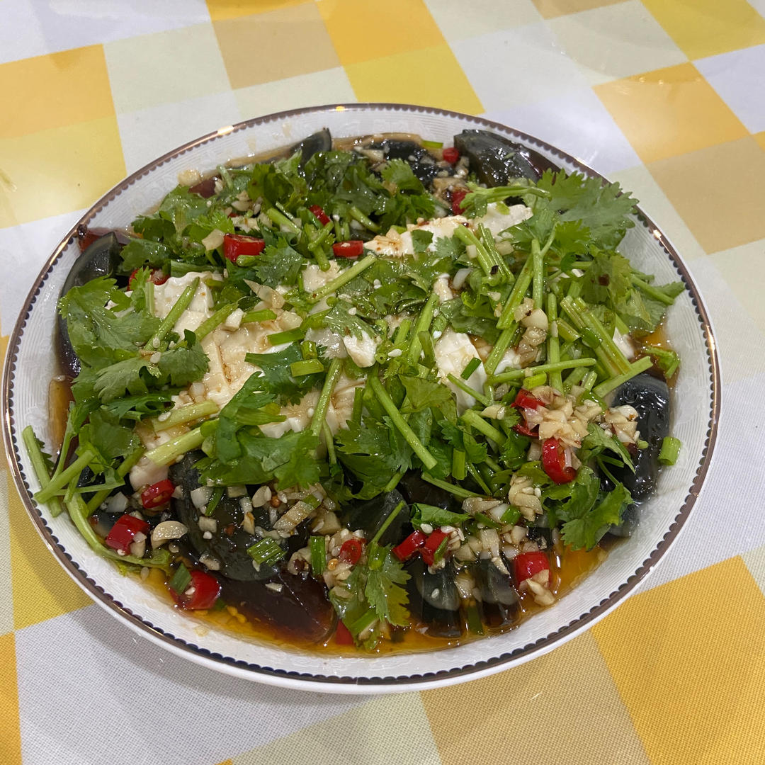 皮蛋拌豆腐