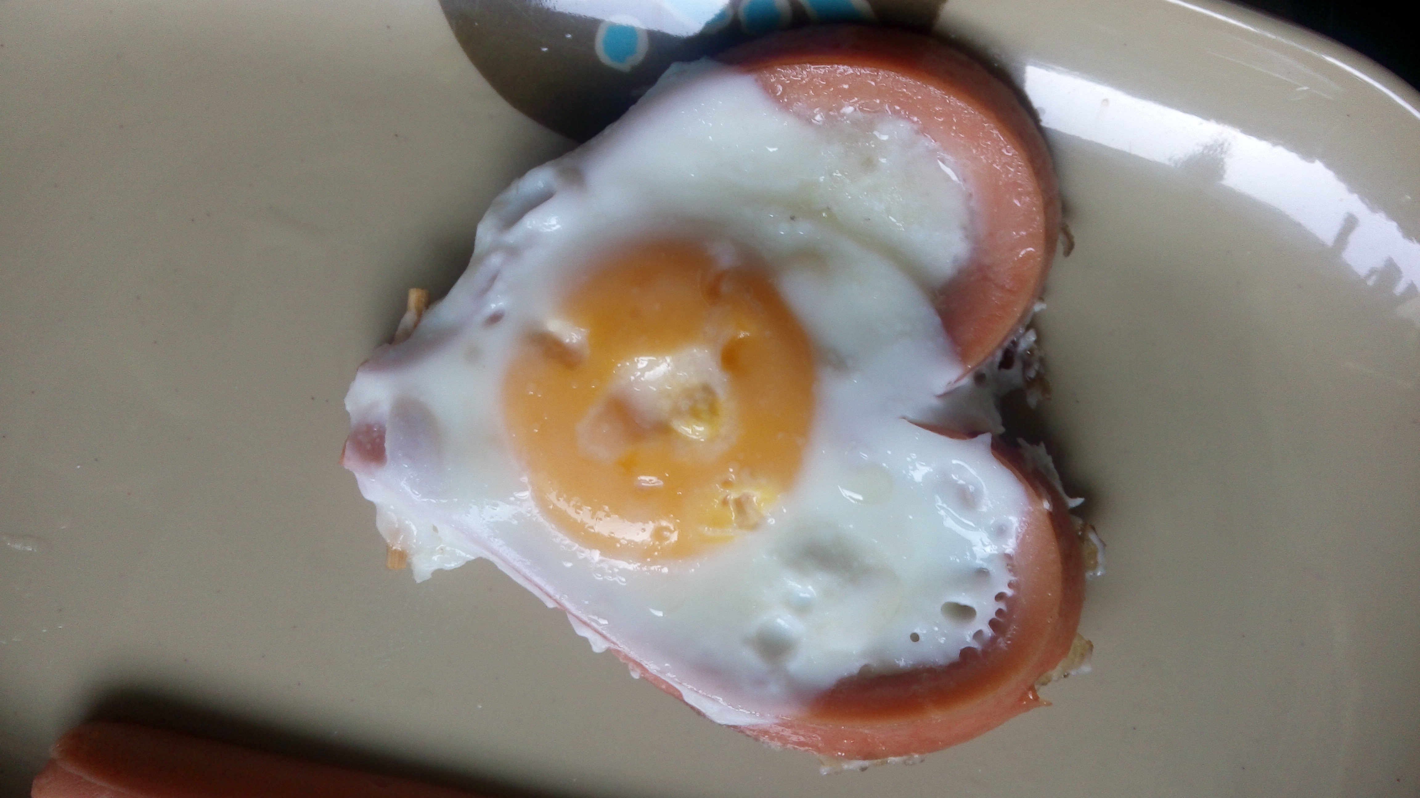 煎出一个美丽的荷包蛋。