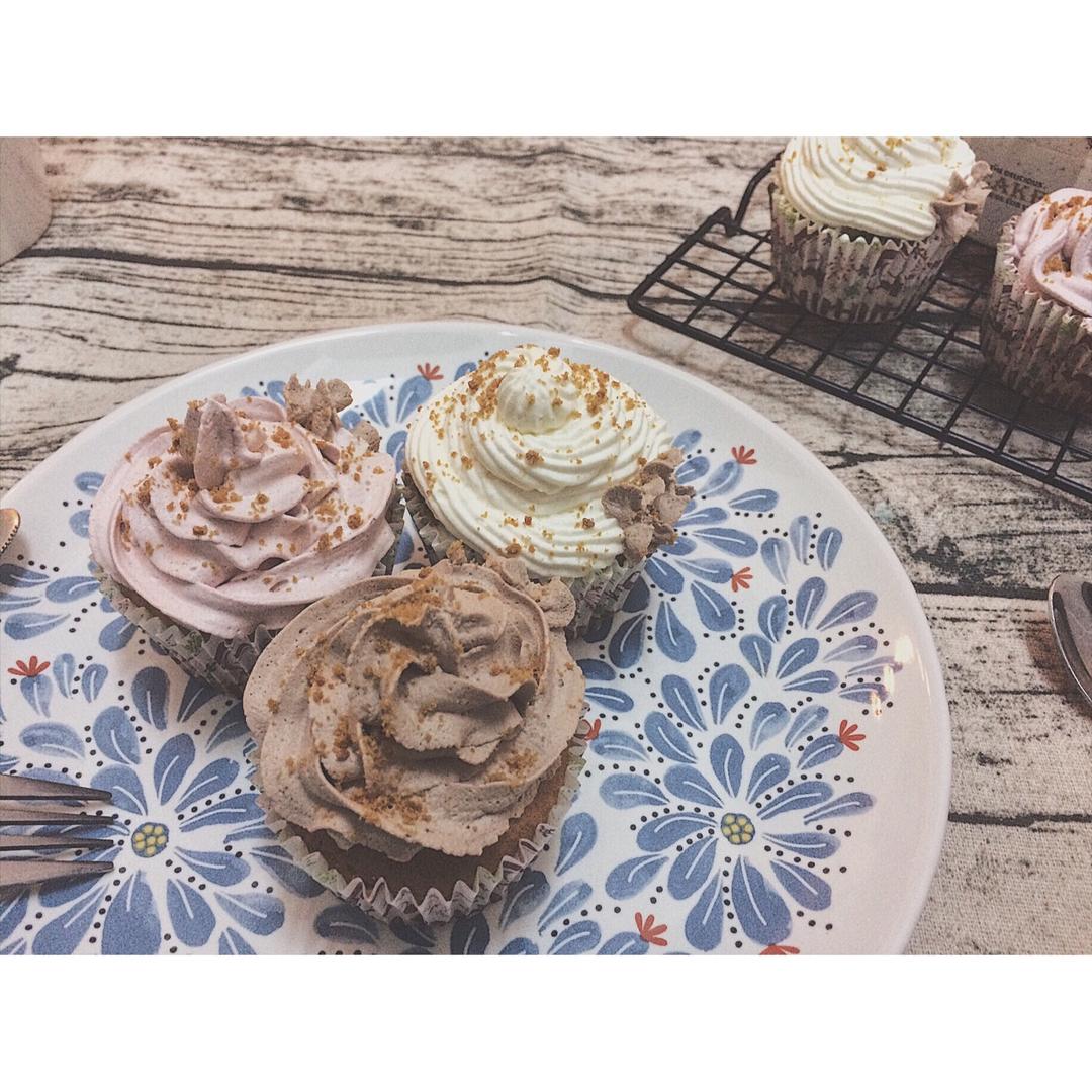 淡奶油纸杯蛋糕