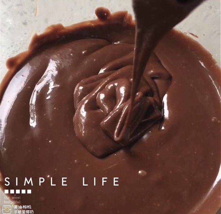 脆皮淋面の双重🍫巧克力奶油蛋糕卷的做法 步骤5