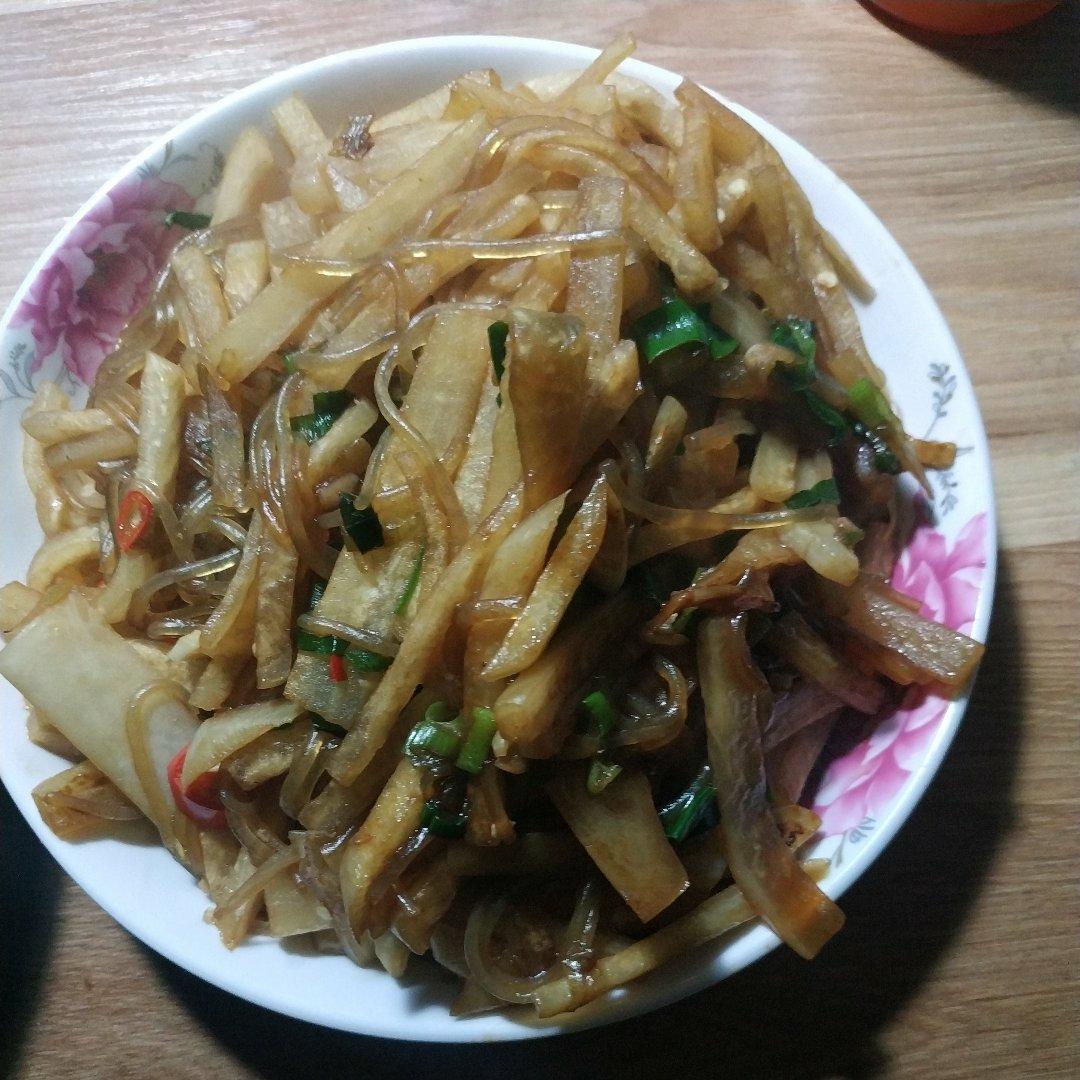 白萝卜炒粉丝
