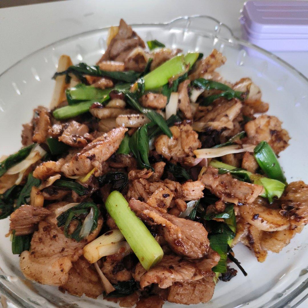 蒜苗回锅肉-一道超超超下饭的家常菜