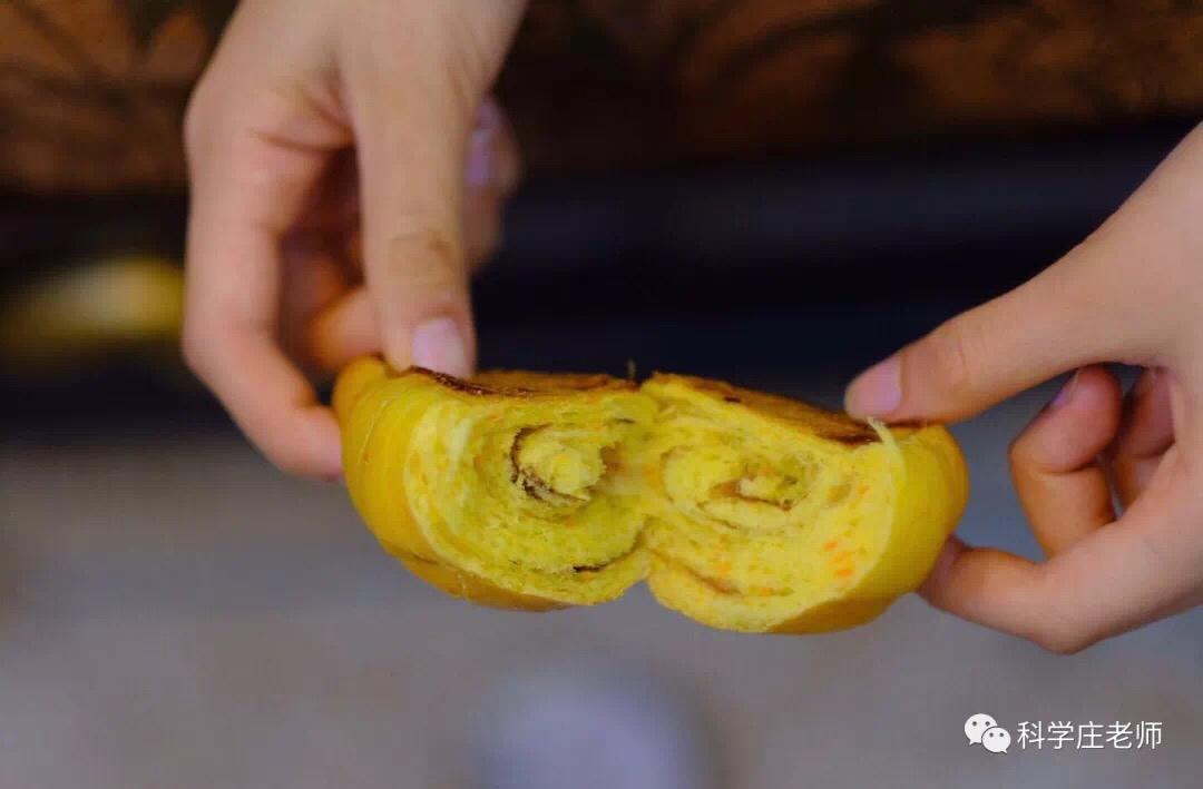 一口气吃5个的胡萝卜果酱餐包的做法