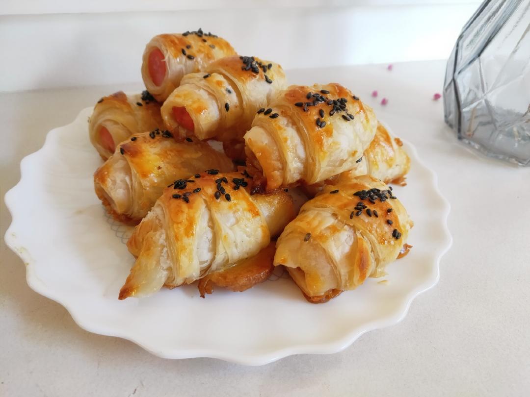 手抓饼版香酥香肠卷的做法