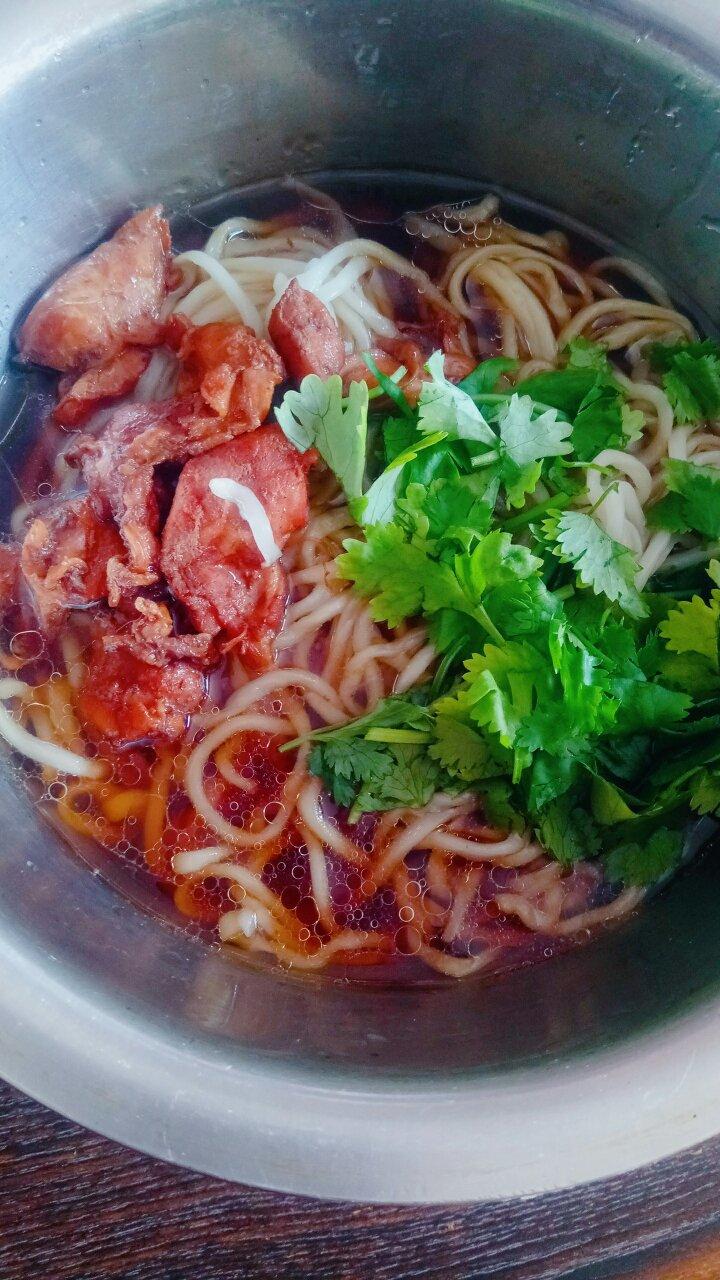 家常大肉面