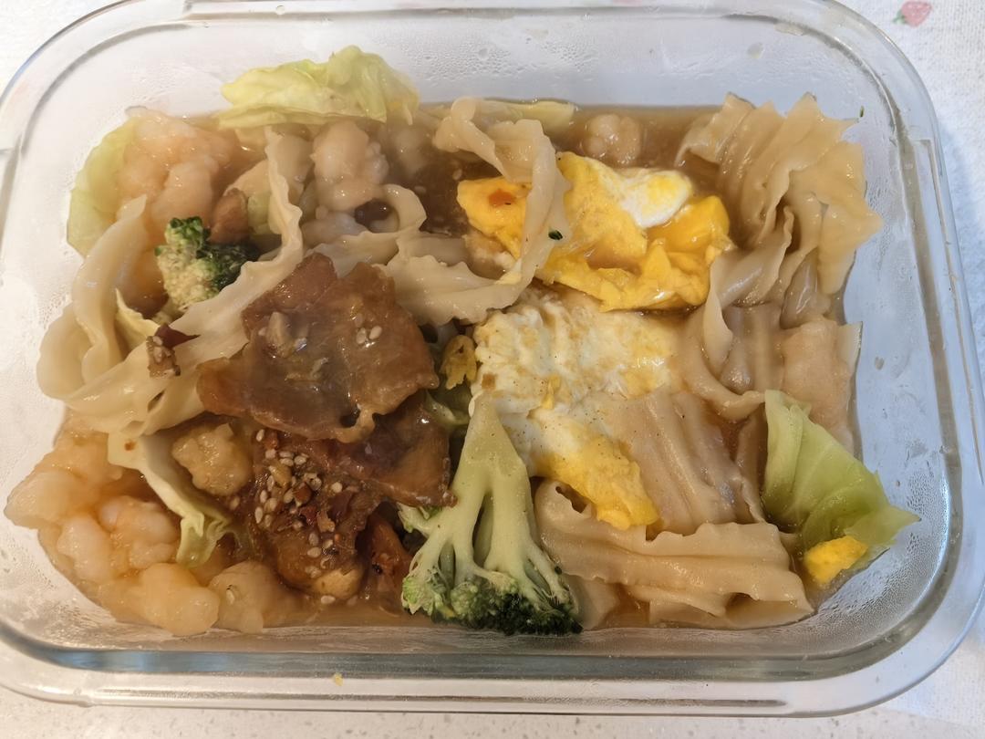 鲜美的番茄虾滑鸡蛋面