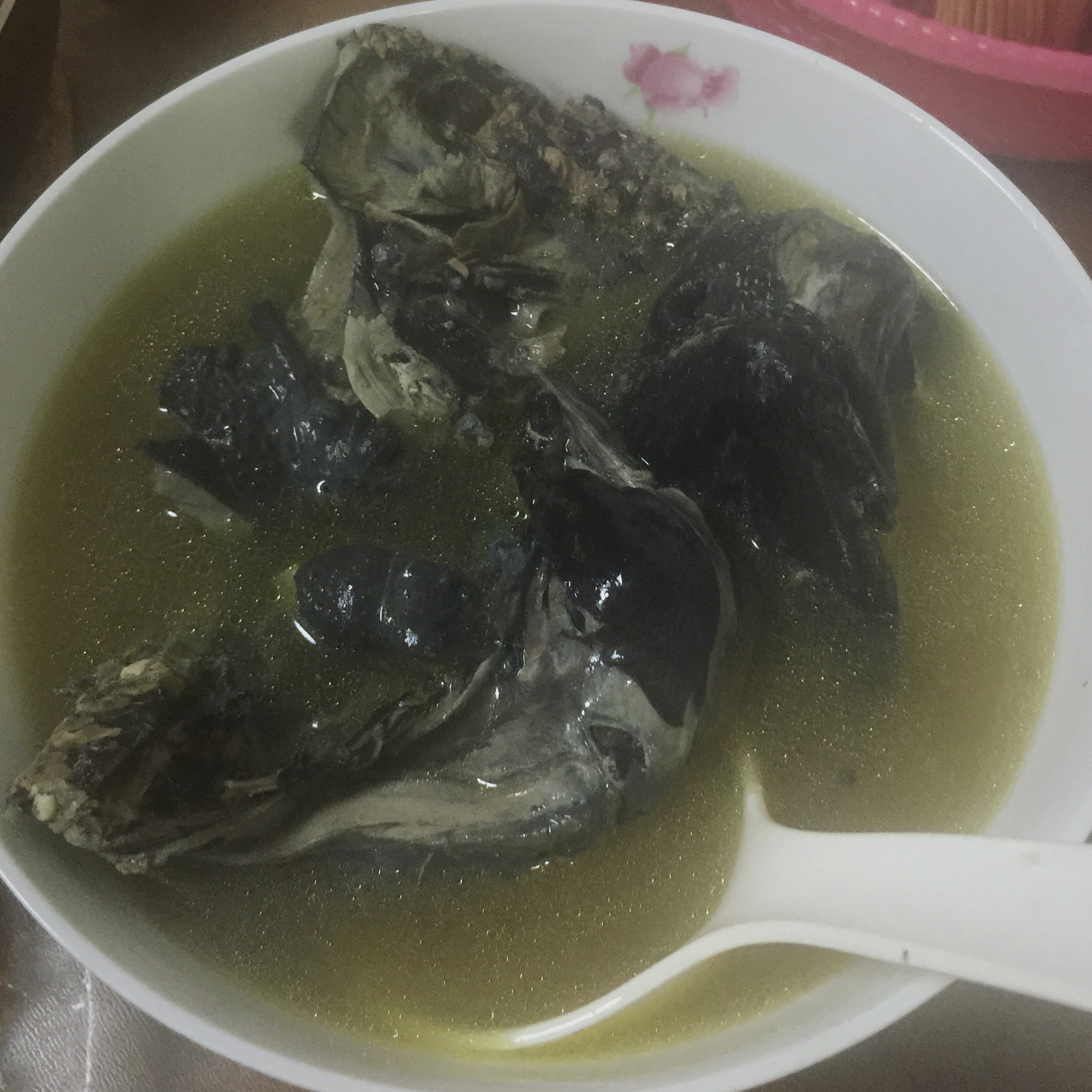 枸杞红枣乌鸡汤