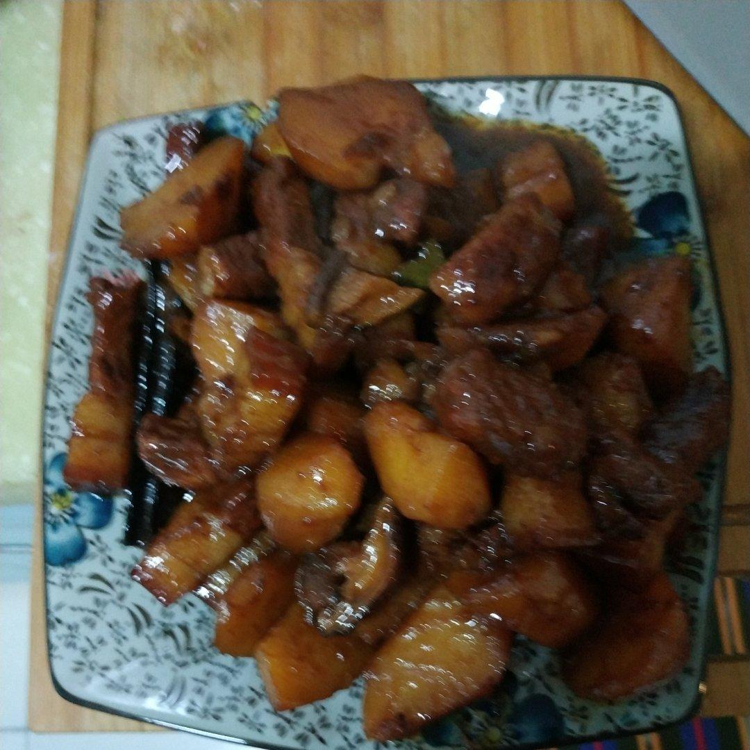 红烧肉炖土豆