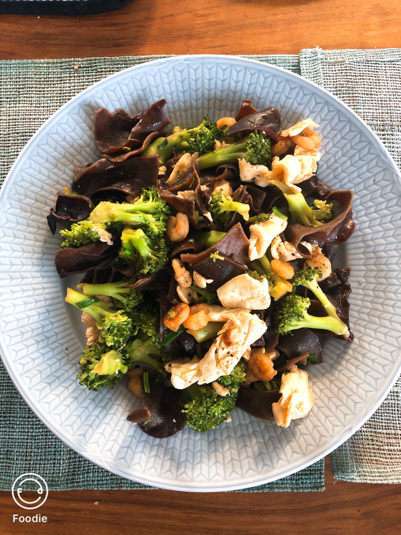 健康低卡家常菜 - 西兰花虾仁木耳炒蛋